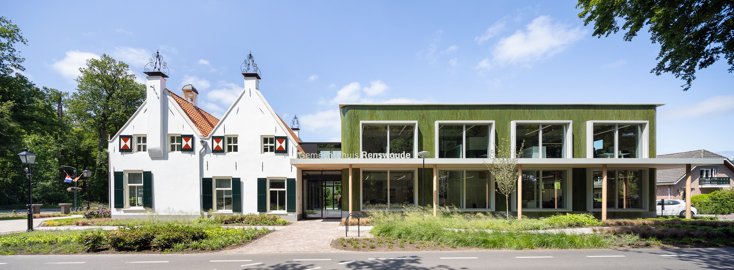 Zecc-Gemeentehuis-Renswoude-City_Hall-exterior-head.JPG