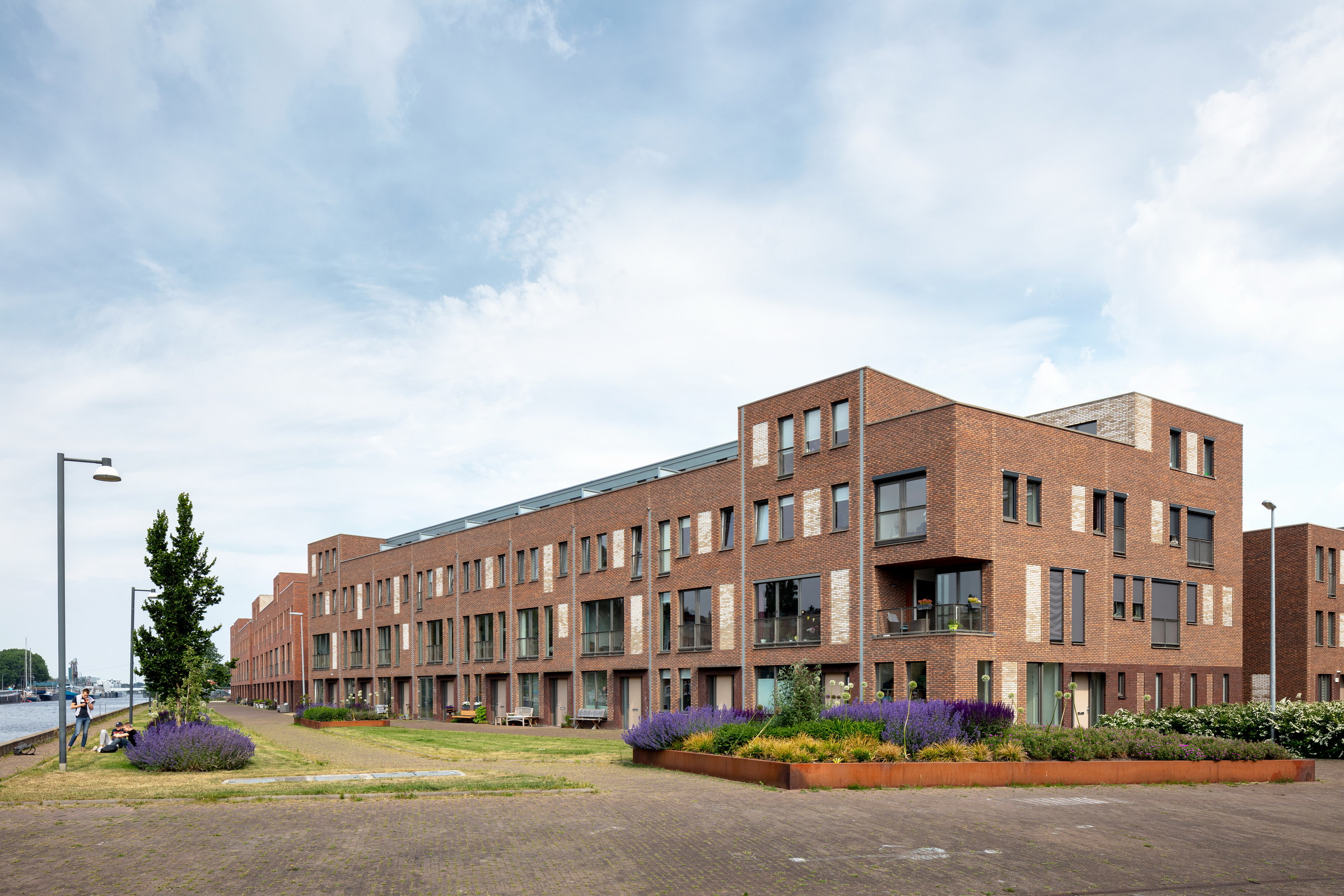 16-Zecc_Architecten-Eemskwartier-Groningen-housing.JPG
