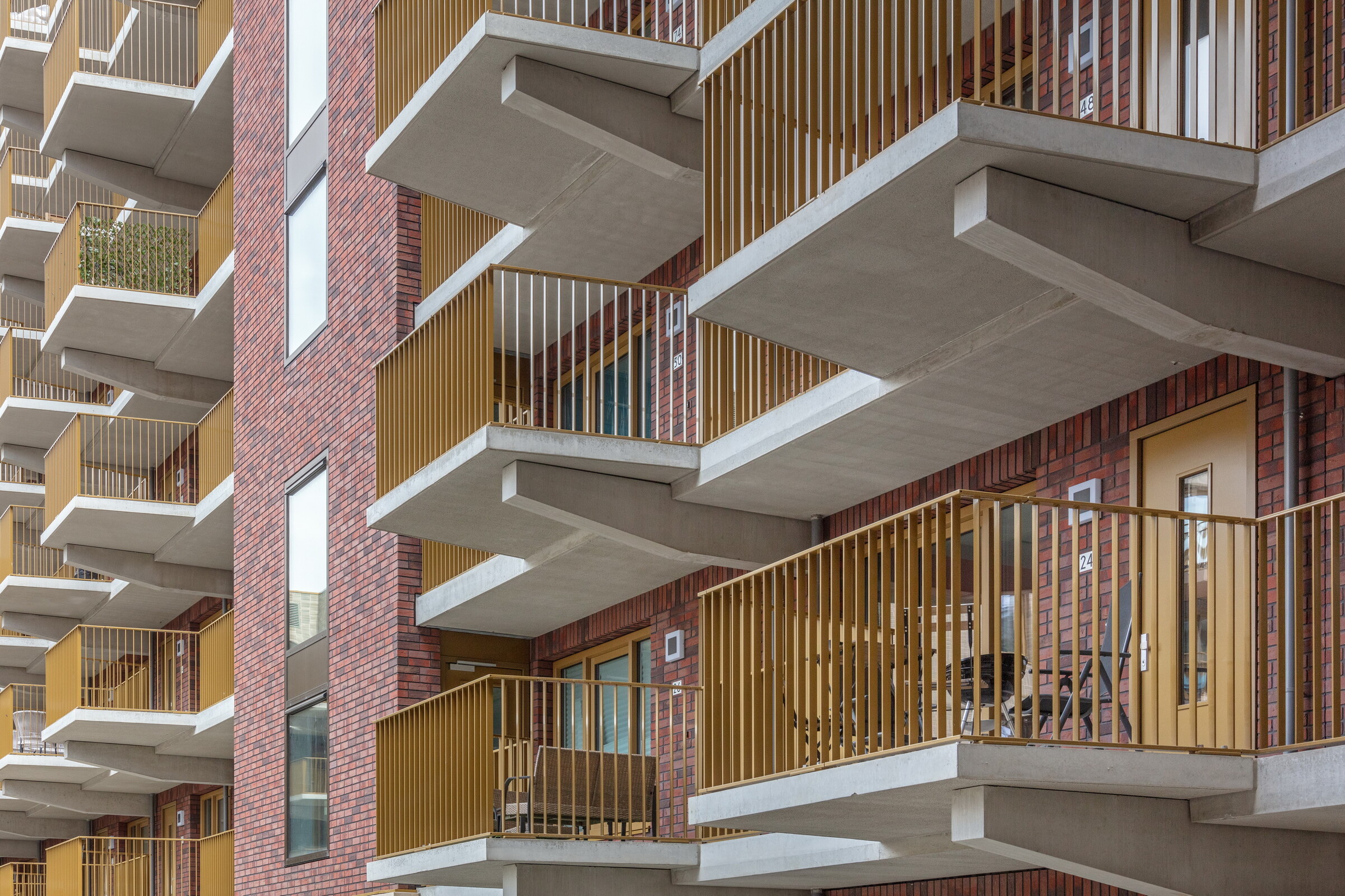 Zecc-G8-Tango-housing-Utrecht_LRC-exterior-balcony-.jpg