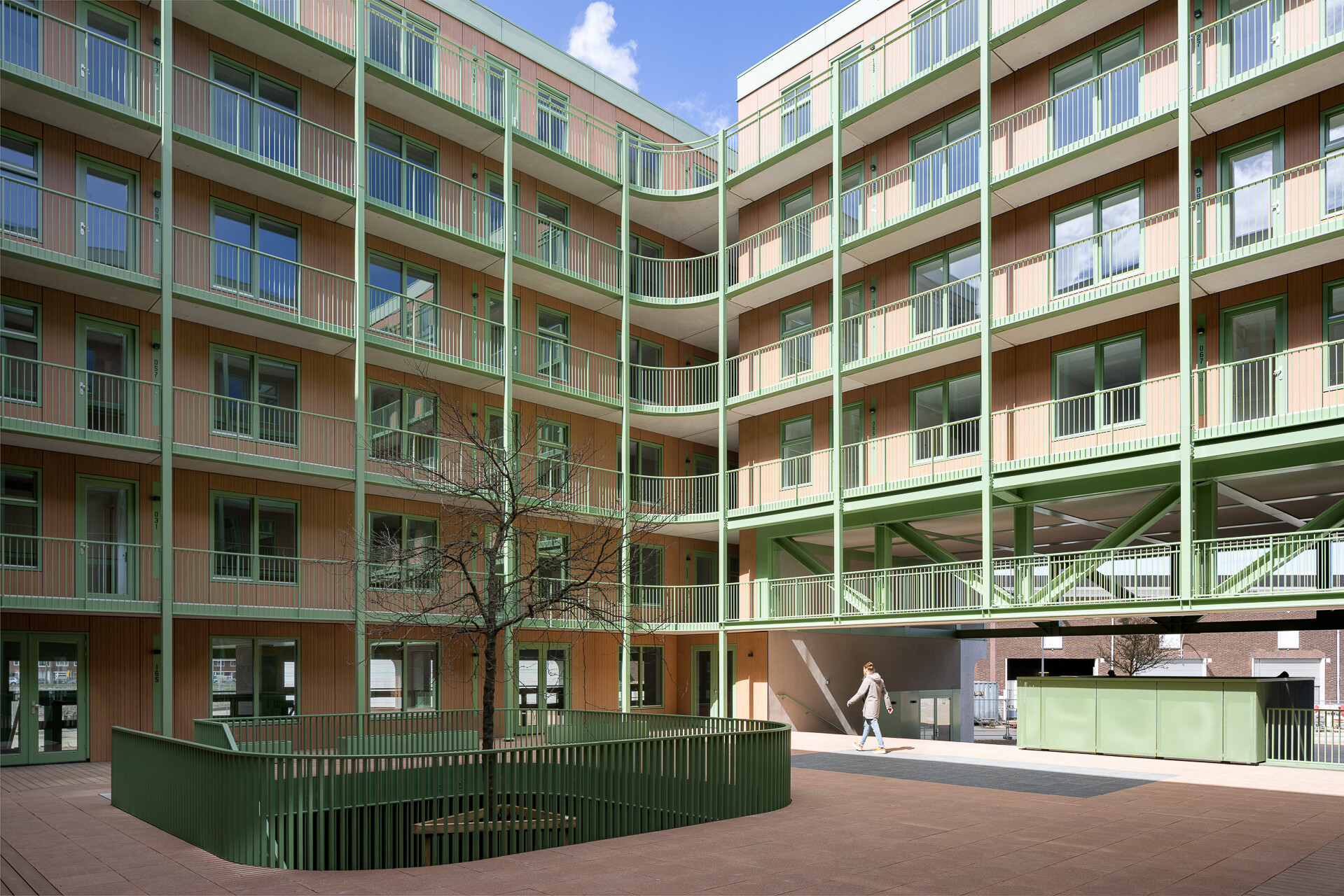 Zecc-Solitair-housing-Utrecht-exterior-courtyard-ov.JPG
